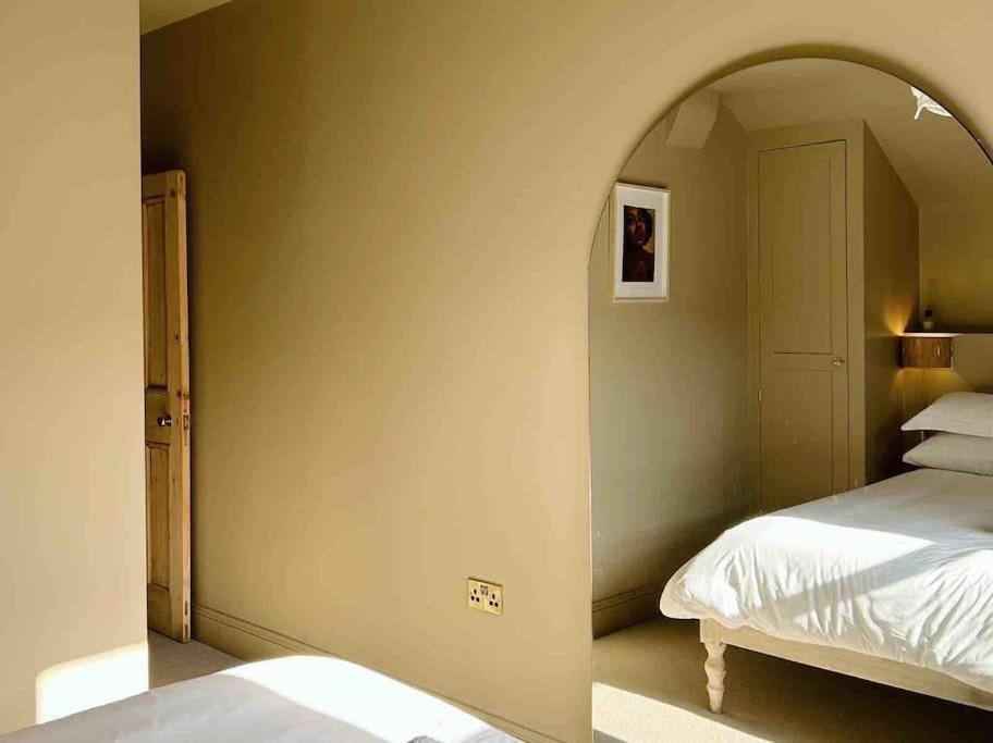 צ'סטר Luxury City Centre Townhouse - Sleeps 6 מראה חיצוני תמונה