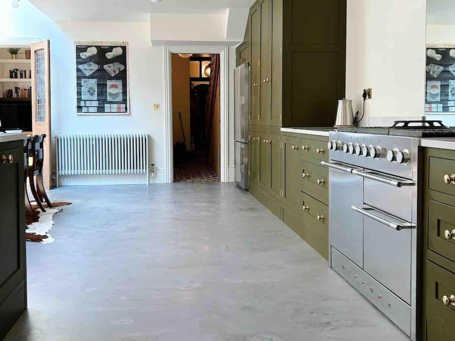 צ'סטר Luxury City Centre Townhouse - Sleeps 6 מראה חיצוני תמונה