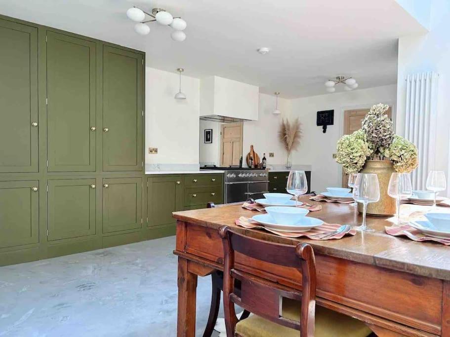 צ'סטר Luxury City Centre Townhouse - Sleeps 6 מראה חיצוני תמונה