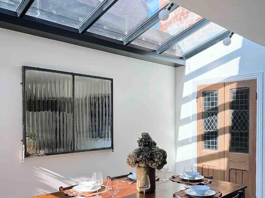 צ'סטר Luxury City Centre Townhouse - Sleeps 6 מראה חיצוני תמונה