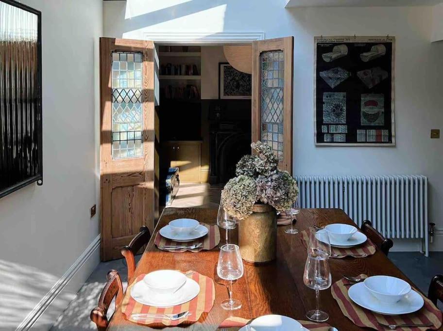 צ'סטר Luxury City Centre Townhouse - Sleeps 6 מראה חיצוני תמונה