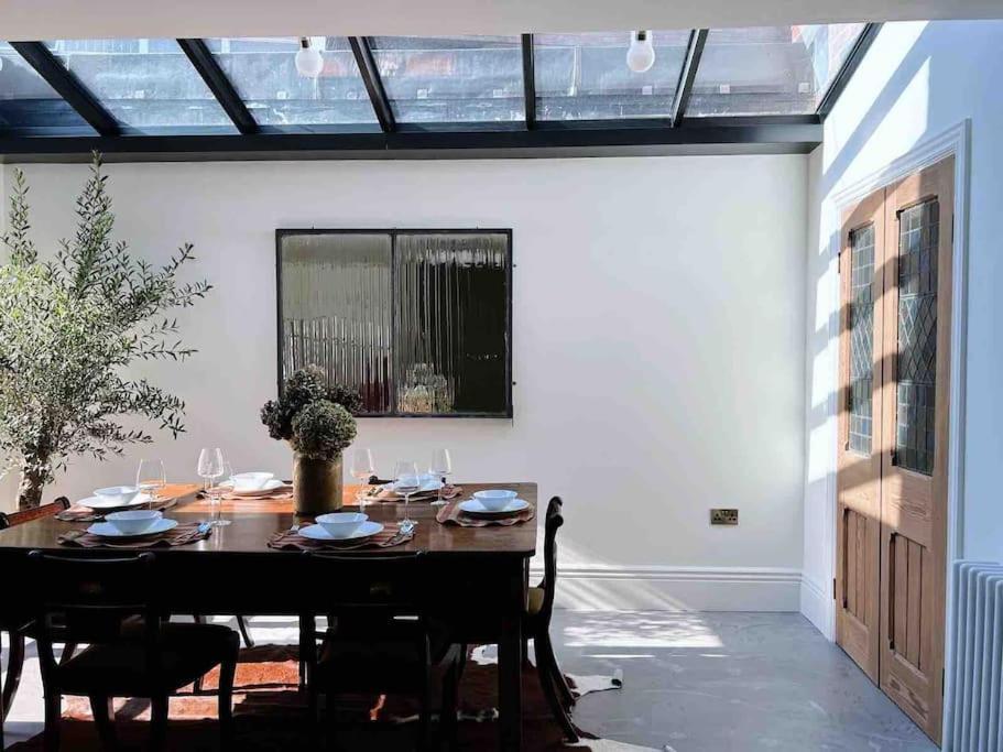 צ'סטר Luxury City Centre Townhouse - Sleeps 6 מראה חיצוני תמונה