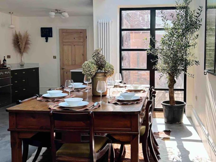 צ'סטר Luxury City Centre Townhouse - Sleeps 6 מראה חיצוני תמונה