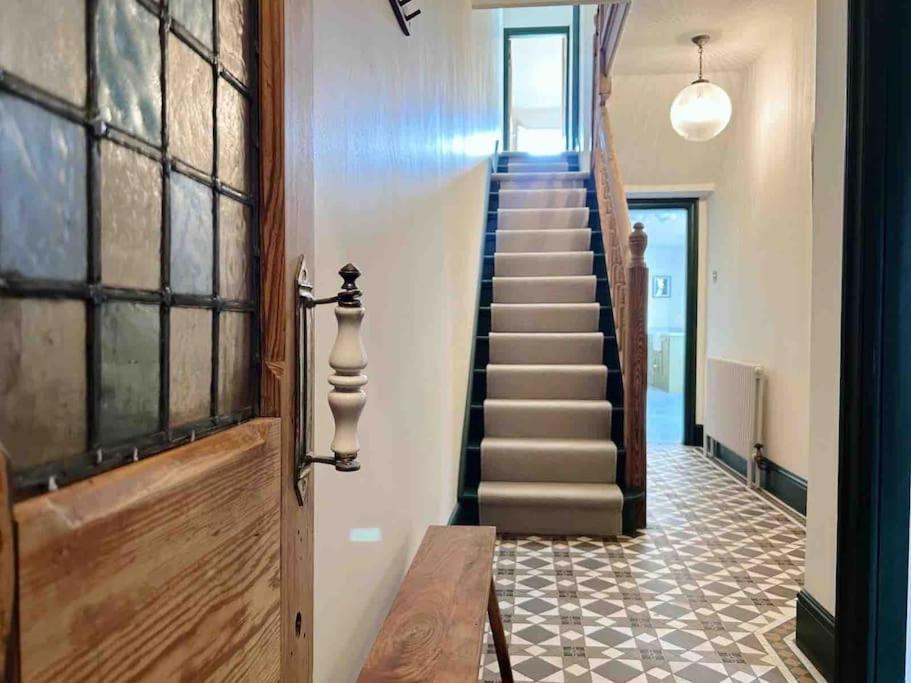 צ'סטר Luxury City Centre Townhouse - Sleeps 6 מראה חיצוני תמונה